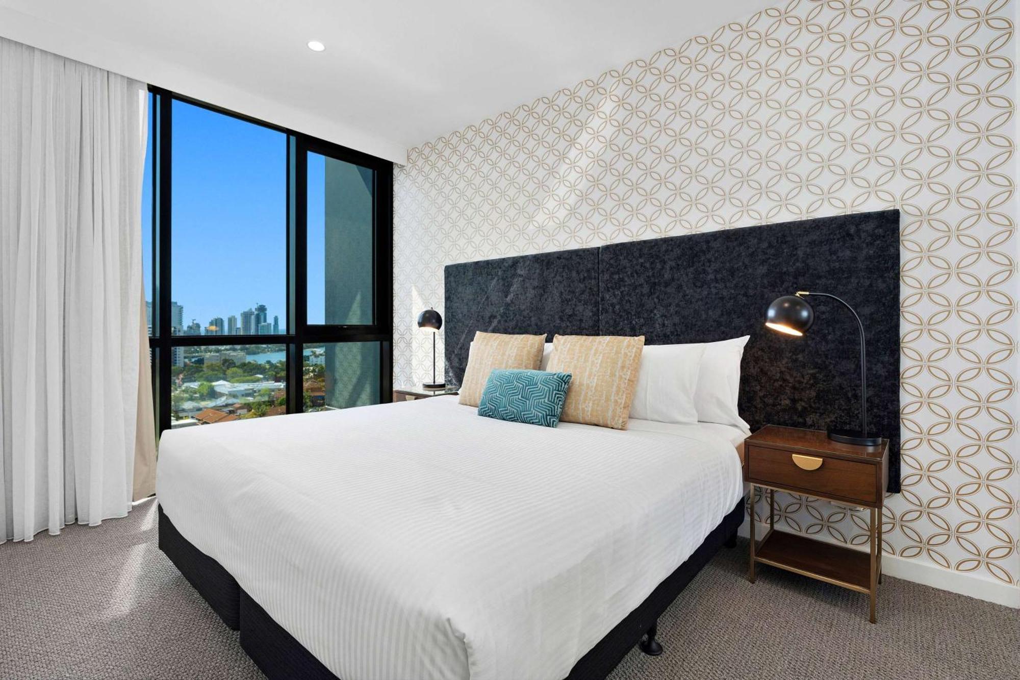 Tryp By Wyndham Southport Gold Coast Hotel Apartments ภายนอก รูปภาพ