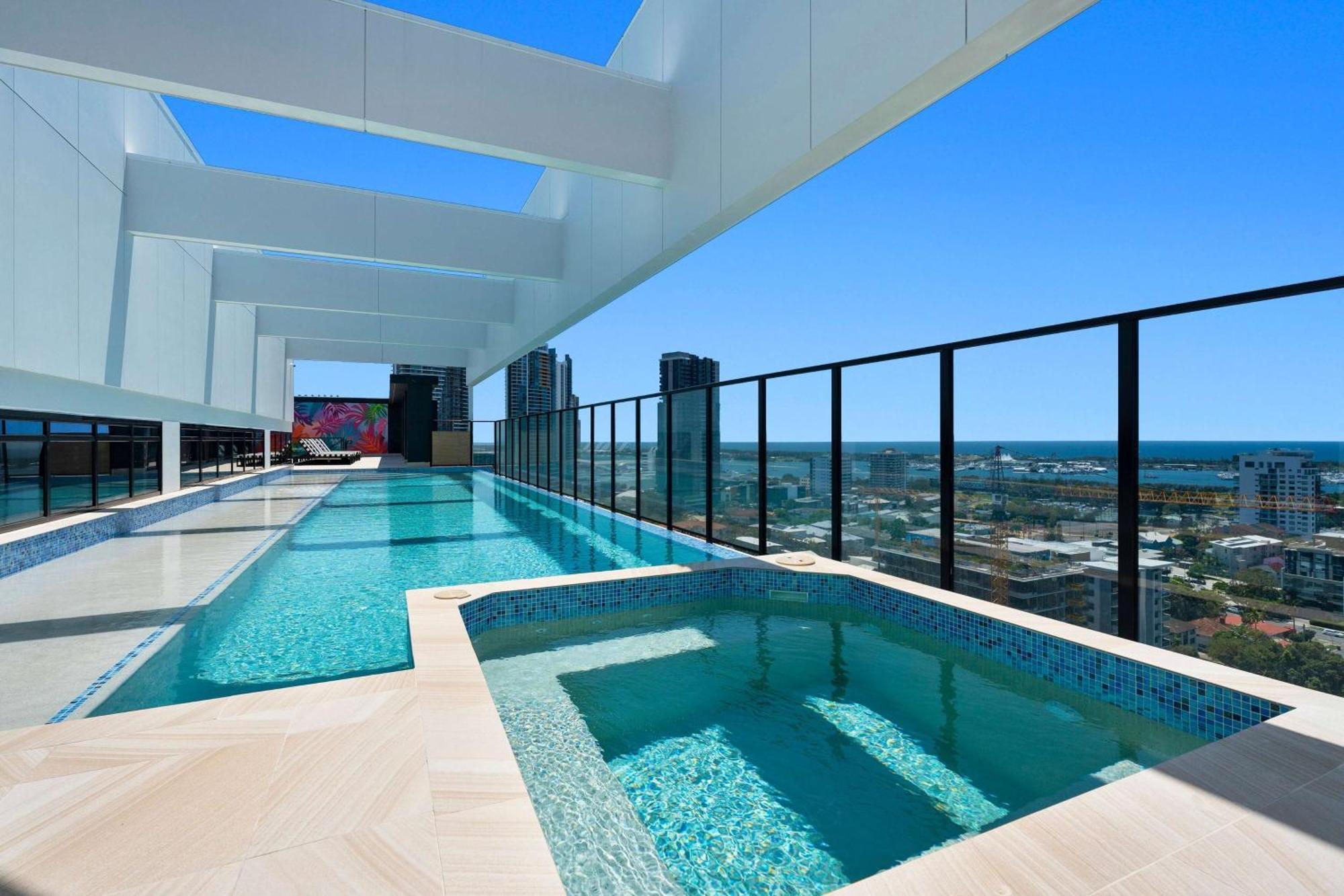 Tryp By Wyndham Southport Gold Coast Hotel Apartments ภายนอก รูปภาพ